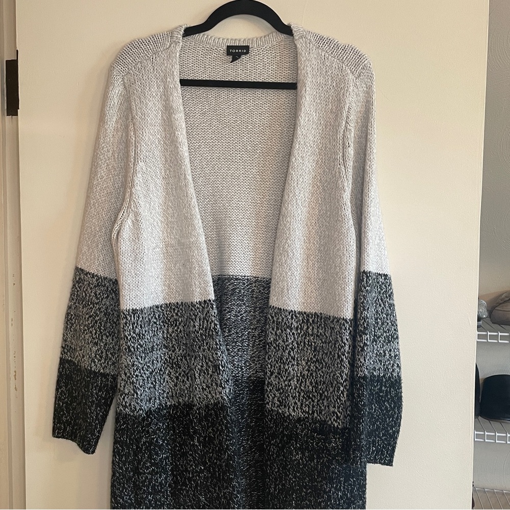Torrid color-blocked cardigan b/w